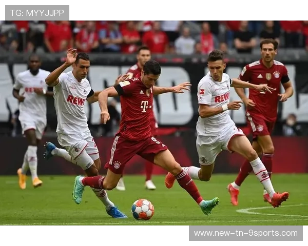 莱万多夫斯基续约拜仁，效力达到新高度，莱万多夫斯基转会拜仁多少钱